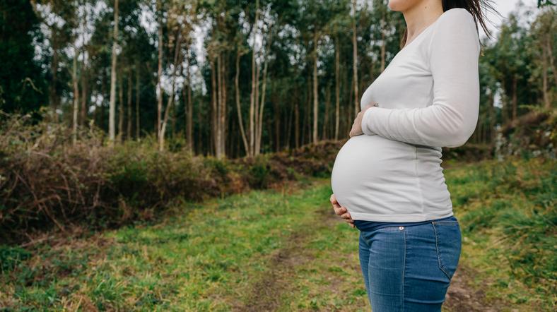Barriga baixa na gravidez: o que é e o que indica