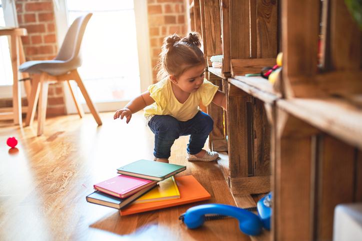 Como ensinar as crianças a coletar seus brinquedos