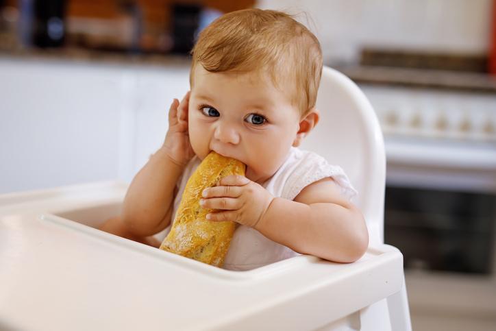 Como e quando apresentar cereais a um bebê