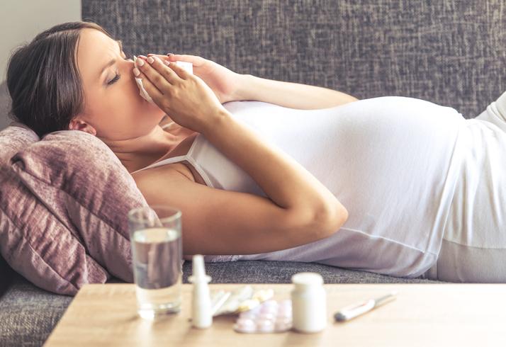 O que uma mulher grávida pode levar para a gripe